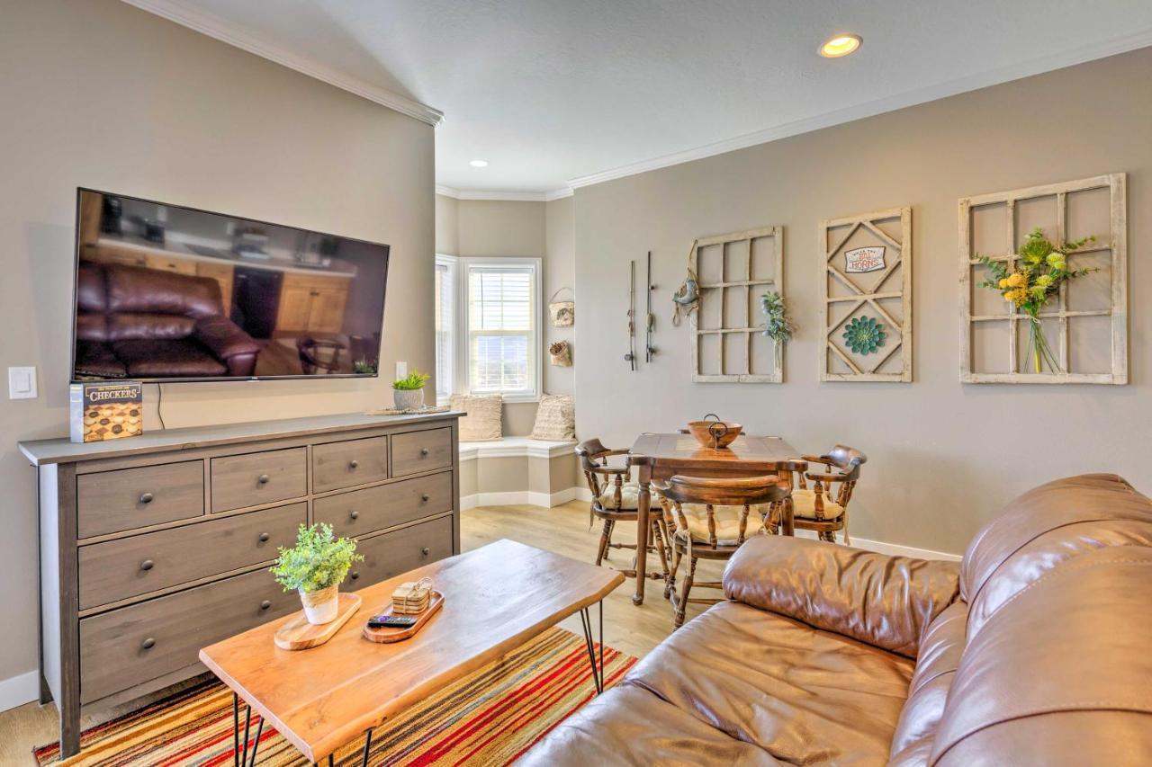 Large, Cozy Midway Studio With Mountain Views! المظهر الخارجي الصورة