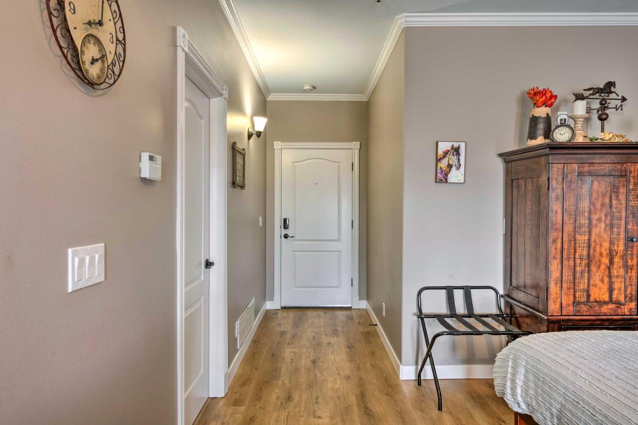 Large, Cozy Midway Studio With Mountain Views! المظهر الخارجي الصورة